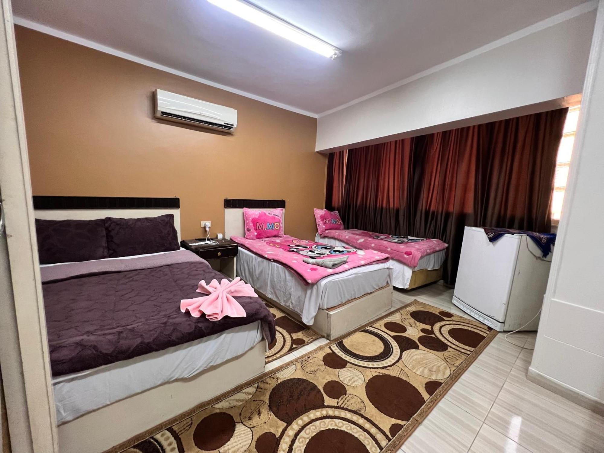 Isis 2 Hostal El Cairo