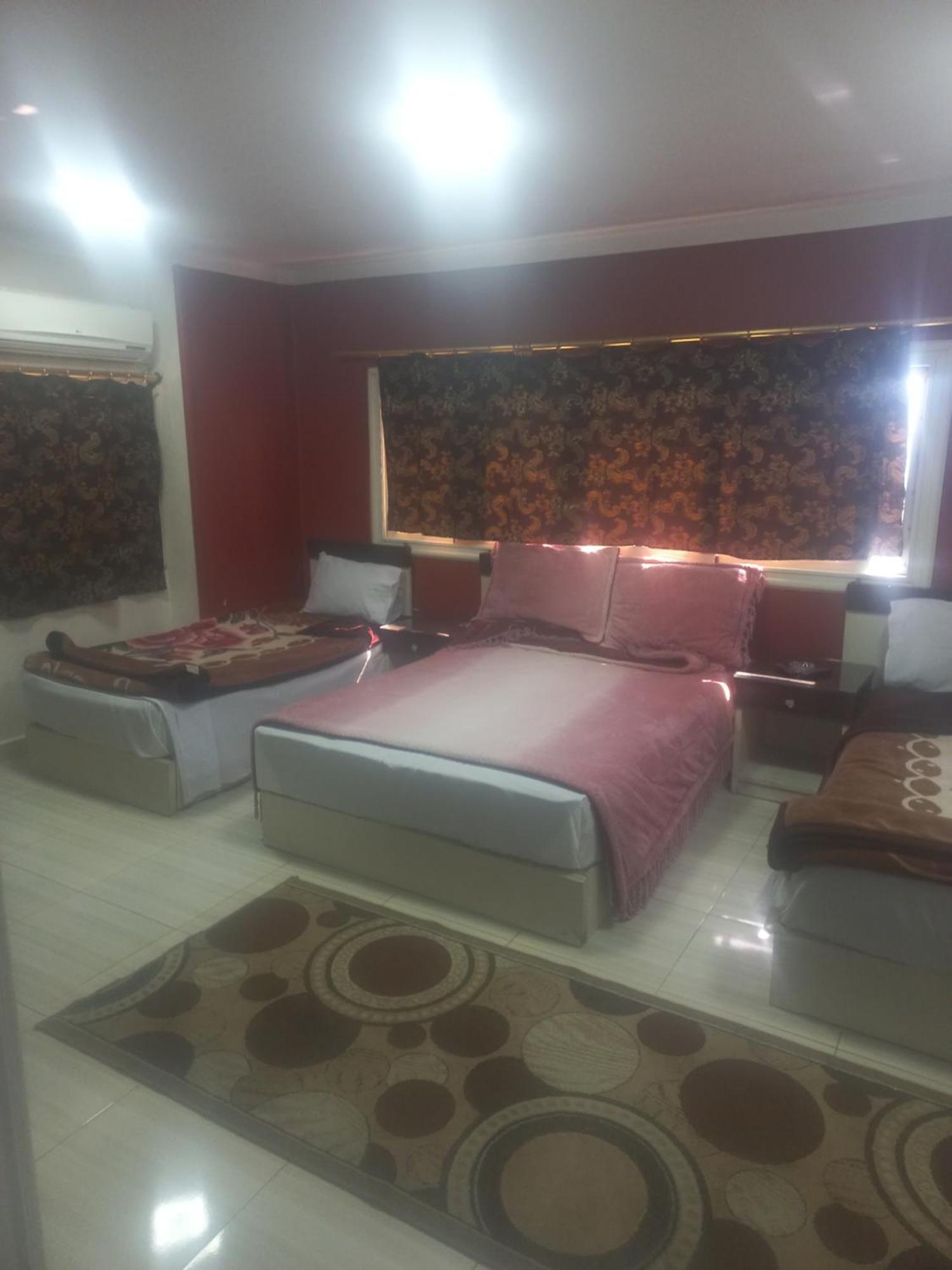 Hostal Isis 2 *