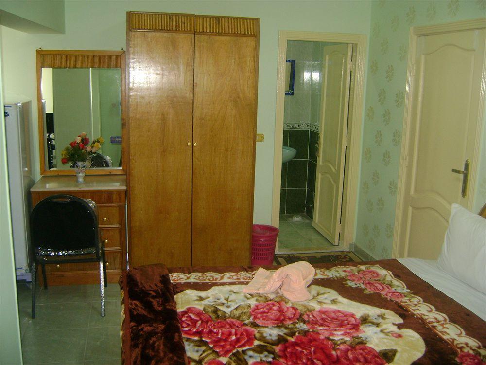 Isis 2 * Cairo