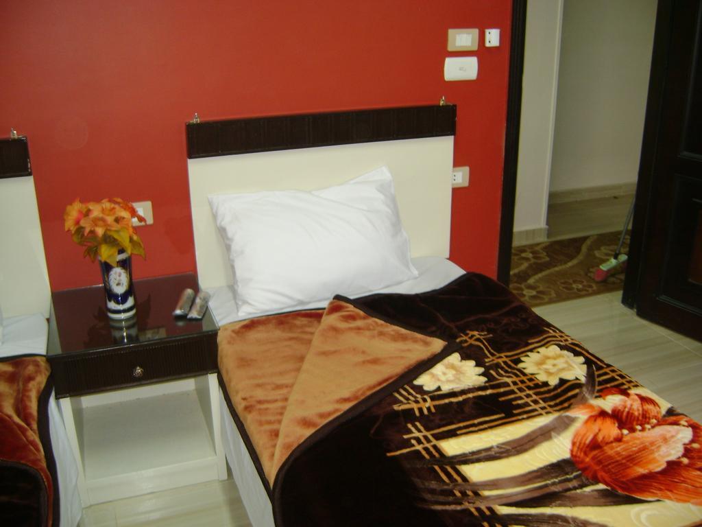 Hostal Isis 2 *