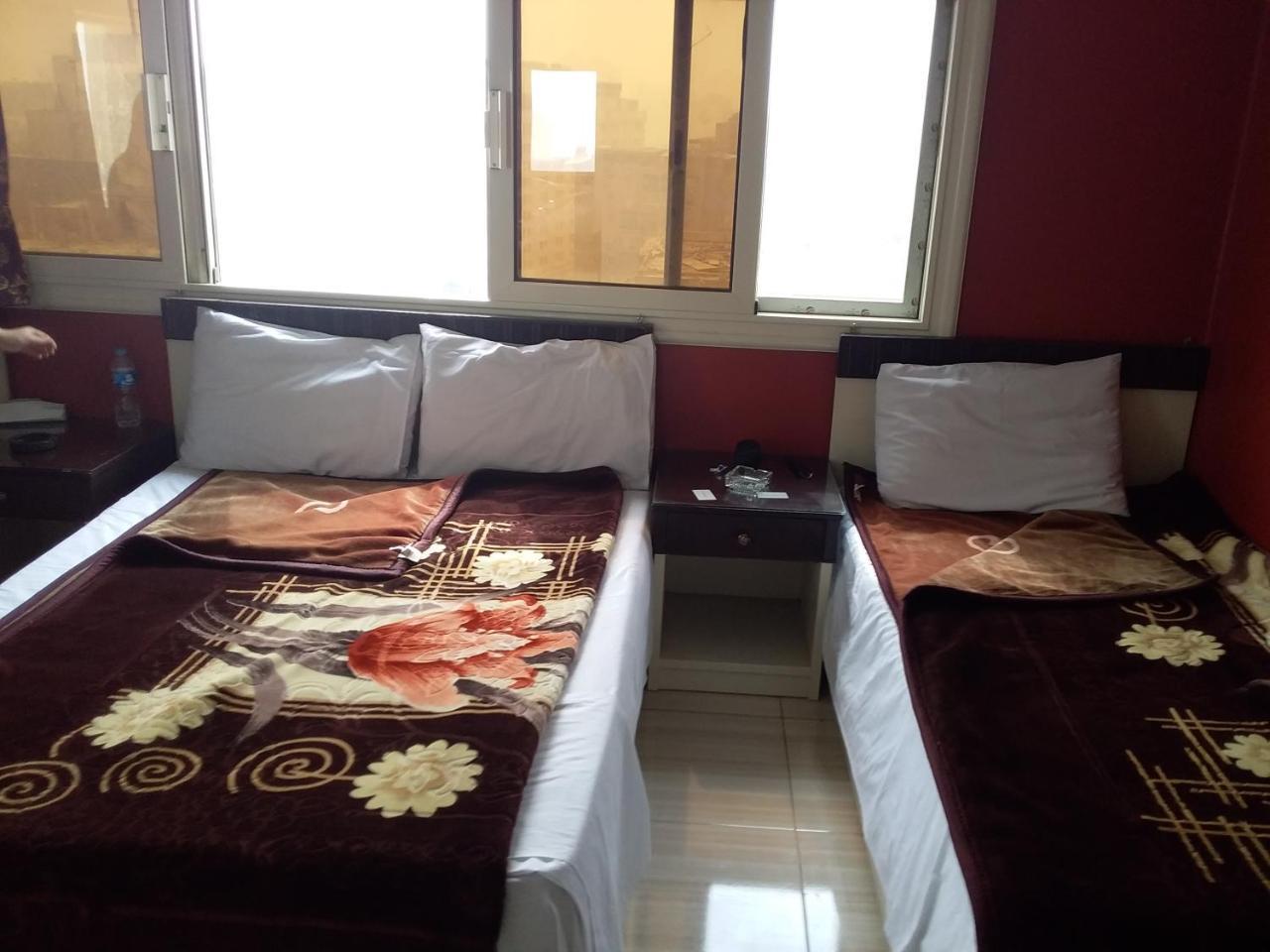 Hostal Isis 2 *